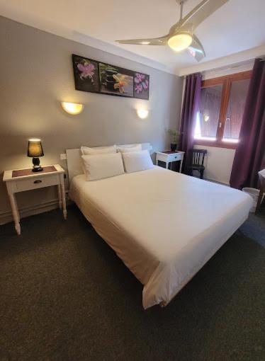 Hotel Les Glycines Prades  Buitenkant foto