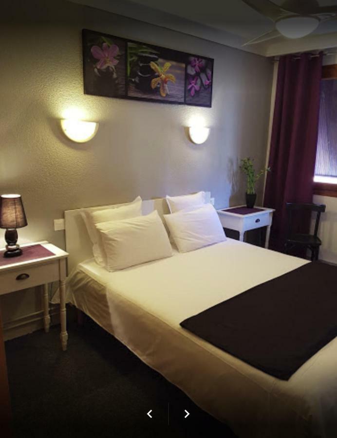 Hotel Les Glycines Prades  Buitenkant foto